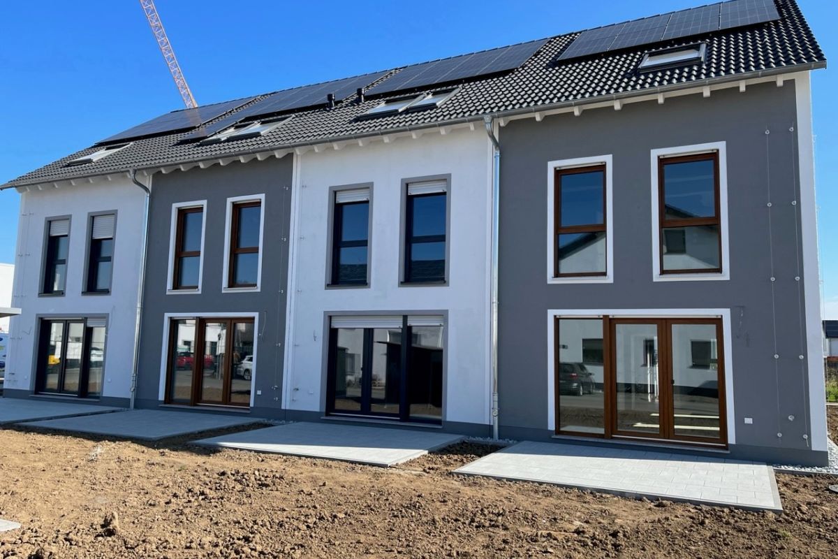Die ersten Reihenhäuser sind fertiggestellt