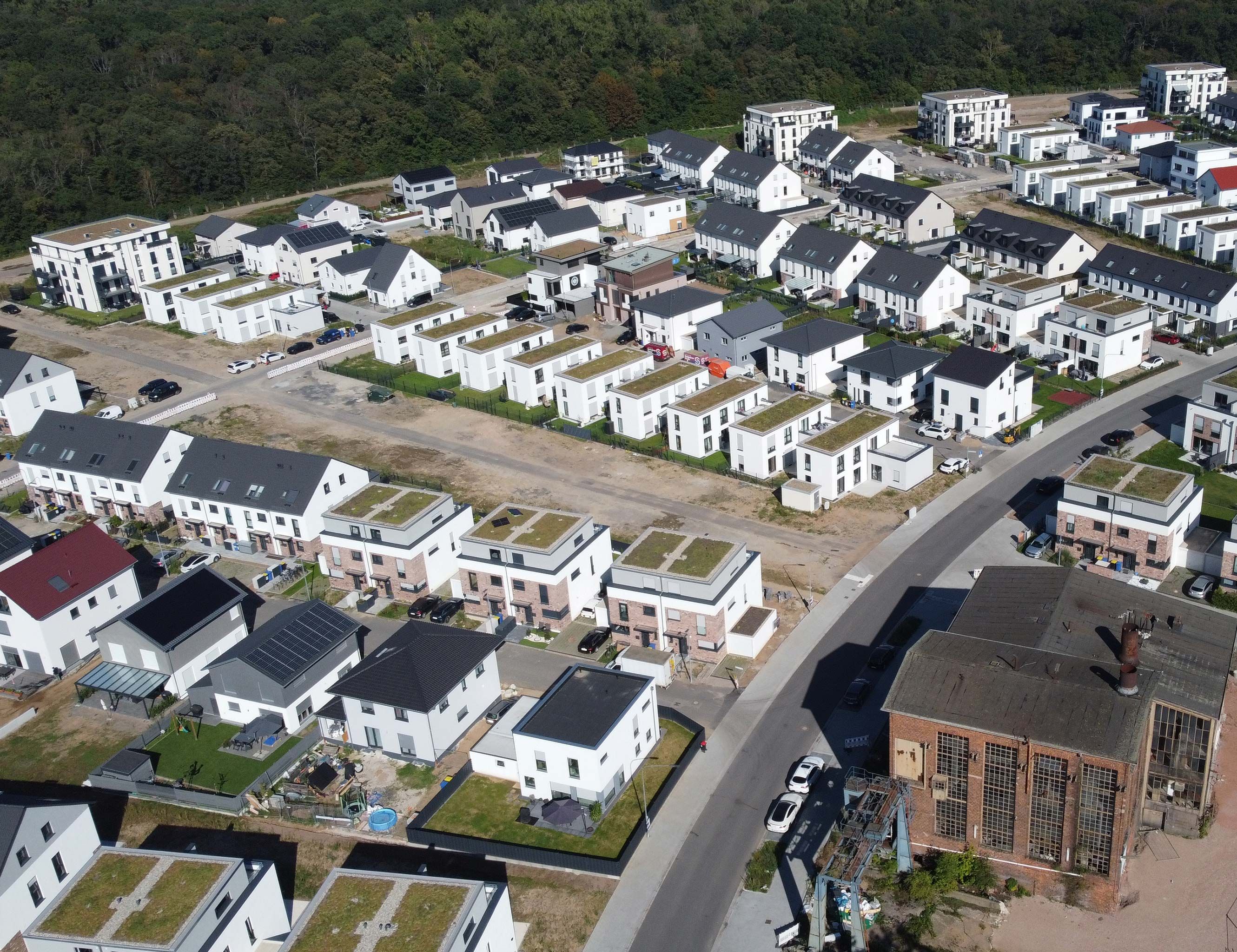 „Feel good im Pioneer Park“ Hanau: 120 Häuser sind fertiggestellt, weitere werden gebaut!