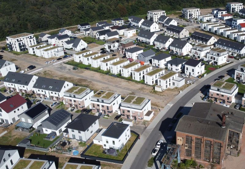 „Feel good im Pioneer Park“ Hanau: 120 Häuser sind fertiggestellt, weitere werden gebaut!