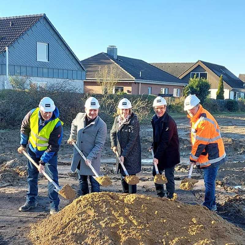 Pressebild - Spatenstich für 131 Wohneinheiten des Neubauprojekts „Weinberger Gärten“ in Meckenheim
